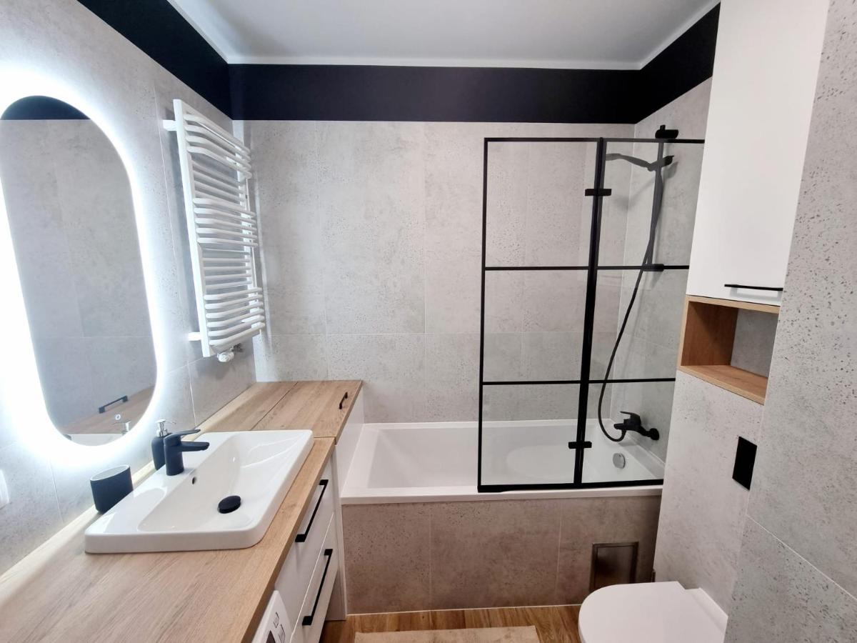 Doki Living Apartament 55 กดัญสก์ ภายนอก รูปภาพ